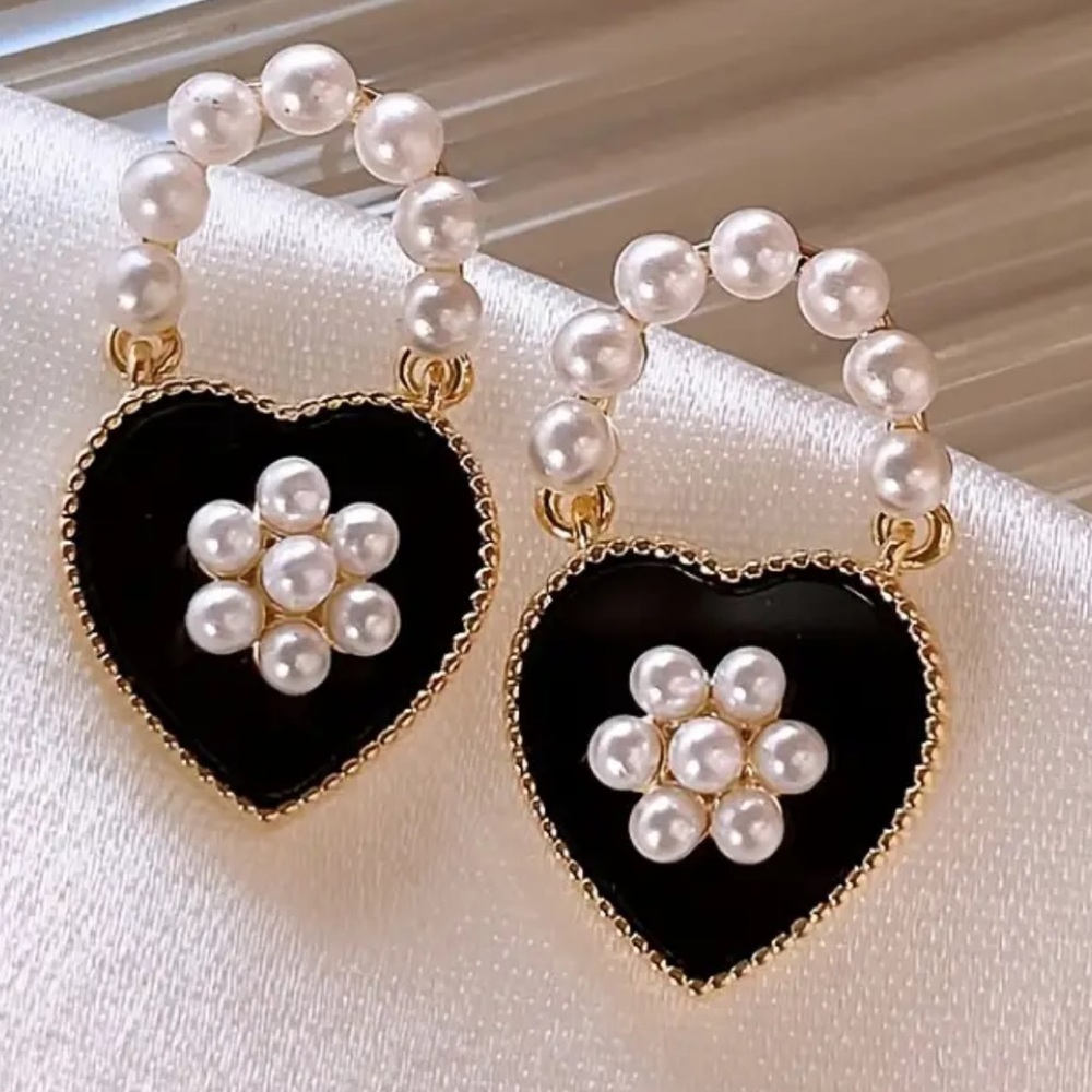 NWT faux pearl and black cute earrings